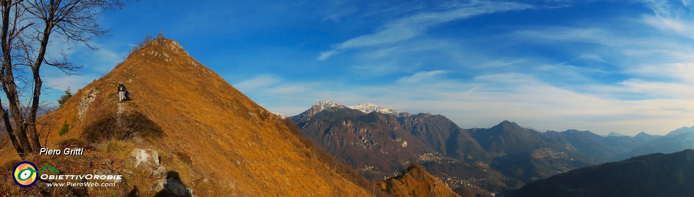 26 Dall'anticima alla cima ...rampatina finale con bella vista sulla Val Sertina !.jpg